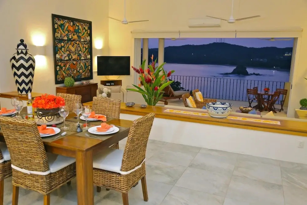 Villas Carey Condo