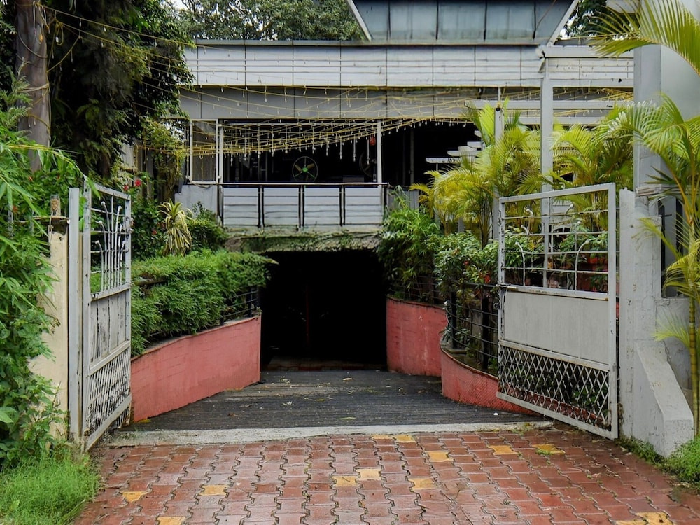 Townhouse Balewadi Stadium Pune Formerly Hotel Sarovar