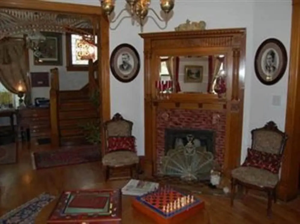 Lennox House Bed & Breakfast