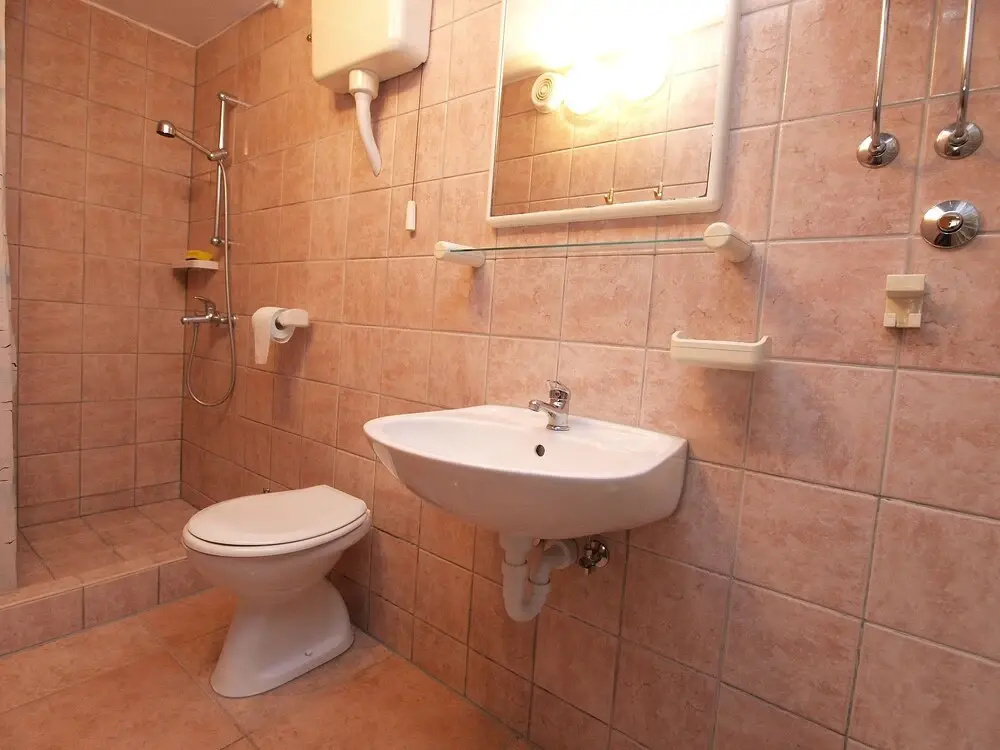 Apartment 845
