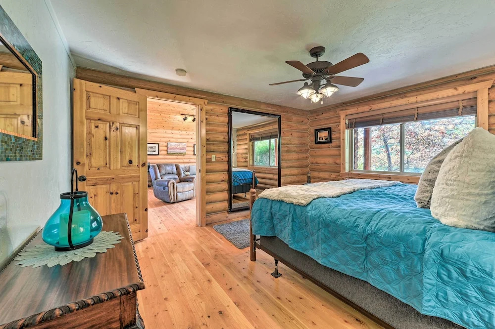 Serene Driggs Cabin ~ 10 Mi to Grand Targhee!
