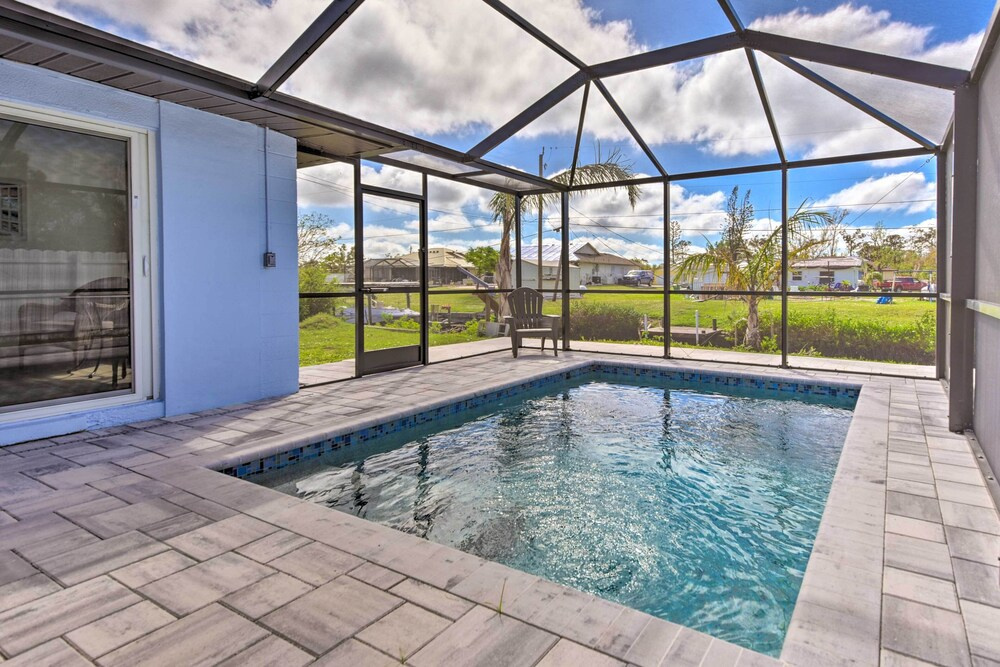 Englewood Escape with Screened-In Pool and Grill!