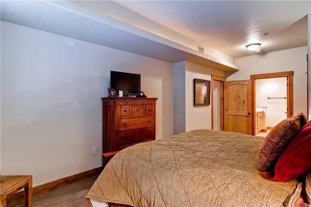 5103 Emerald Lodge, Trappeur's Crossing Apartment 4