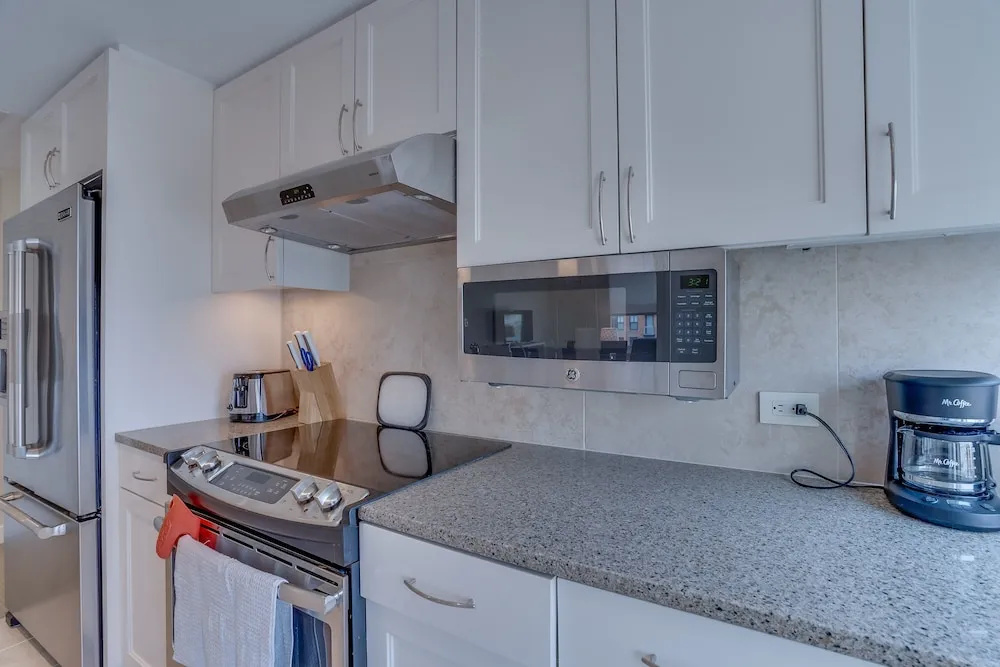 Furnished 2 Bedroom Apartment near National Museum 2 Apts by RedAwning