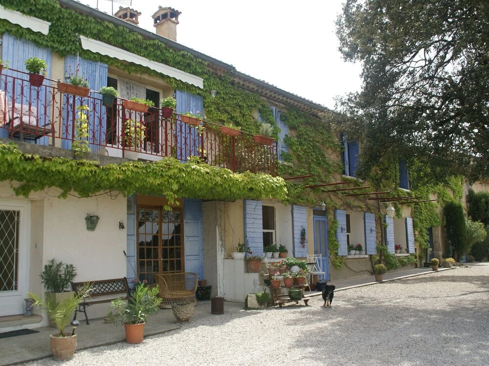 Luxurious Holiday Home with Pool in Pertuis France
