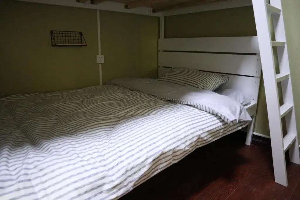 Bishiluo Hostel