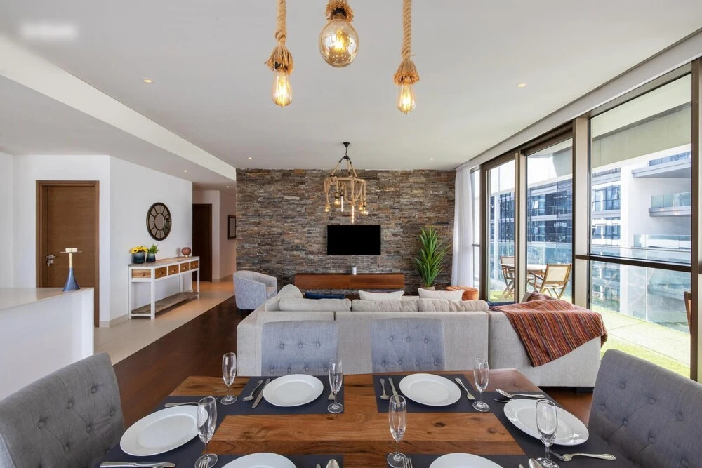 7 Min to Beach 2 BR City Walk