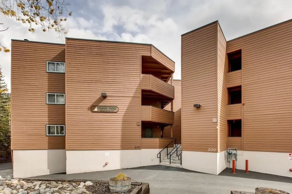 135 Marina Place