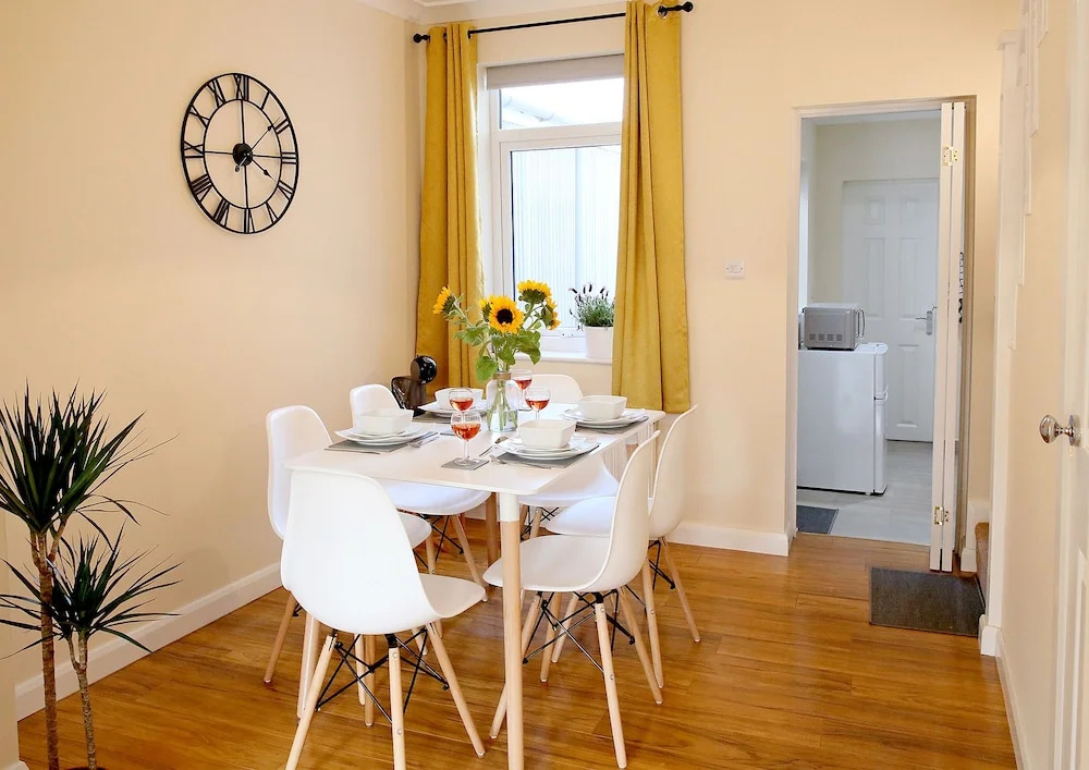 2BR Stylish Norwich Stay Near Cathedral Parking