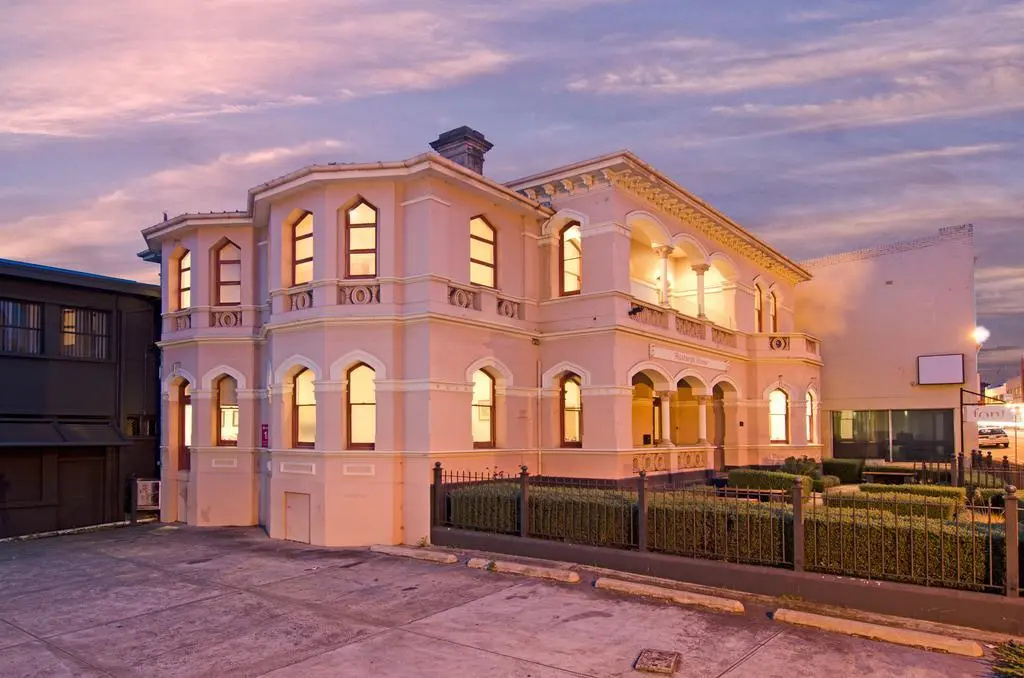 Roxburgh House Apartments