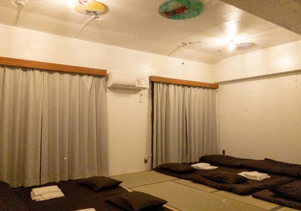Shibamata Fu-Ten Bed & Local
