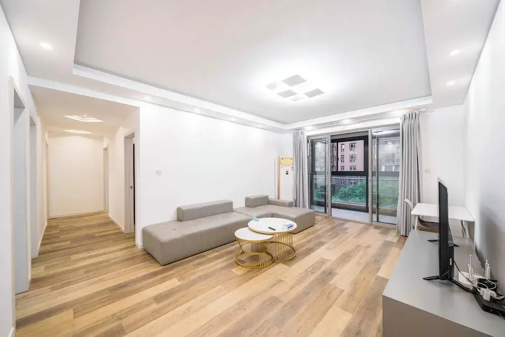 Tyms Elegant 4BR 2BA APT Changning