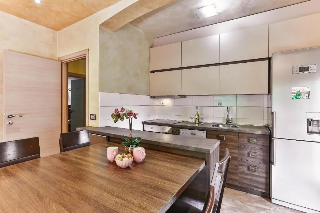 Montesun Holiday Novak Home