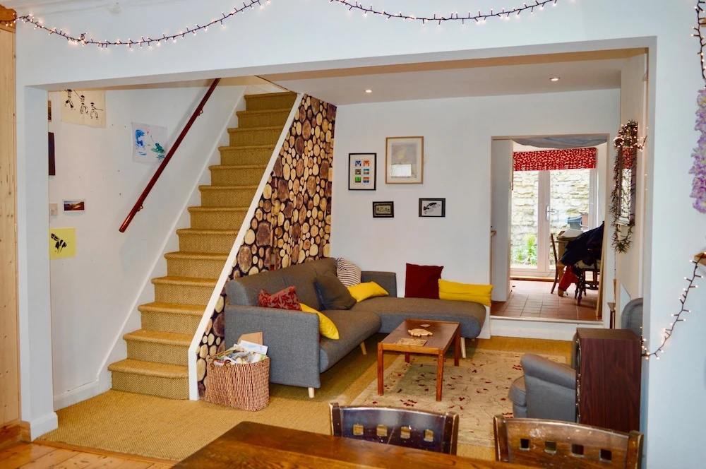 2 Bedroom Bristol Home