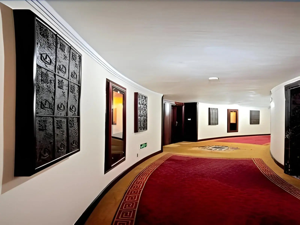 Jindu Crown Hotel