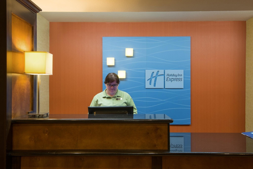 Holiday Inn Express Hotel & Suites Wauseon by IHG