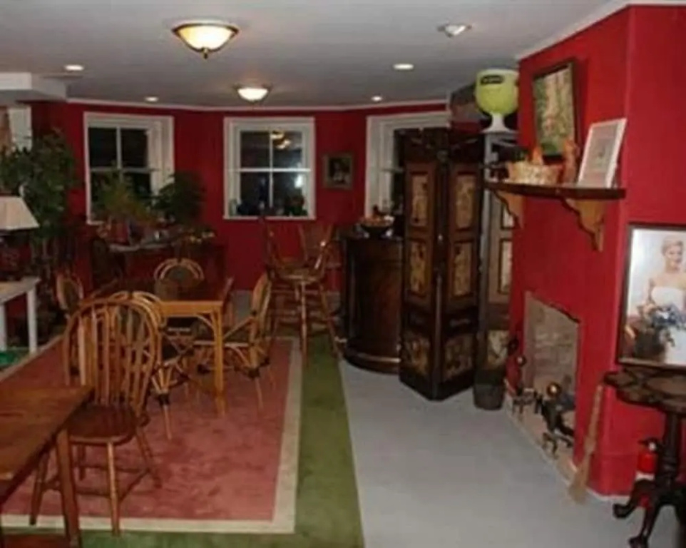 Rockwood Manor Bed & Breakfast