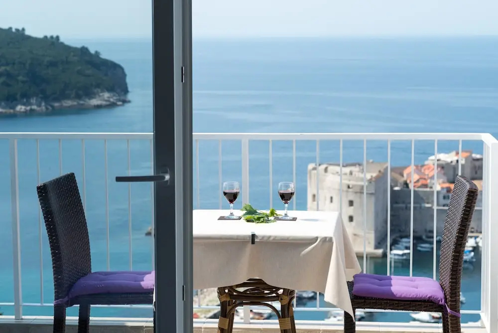 Ploce apartmani - LUV