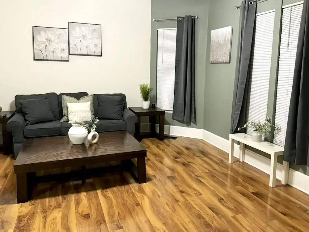 Downtown 1BR Stay Walk to Cafes Parks