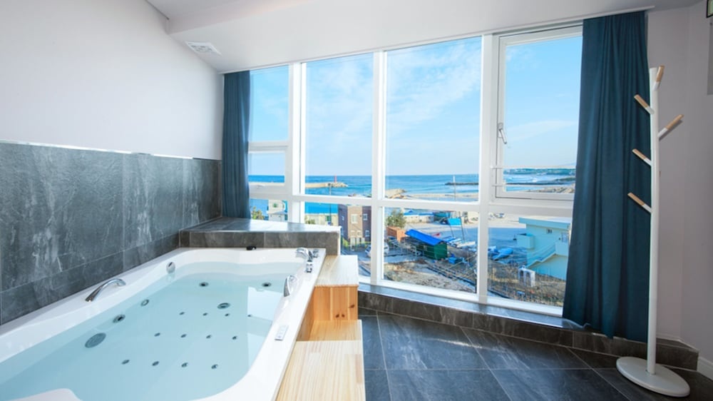 Pier 86 Spa and Pension