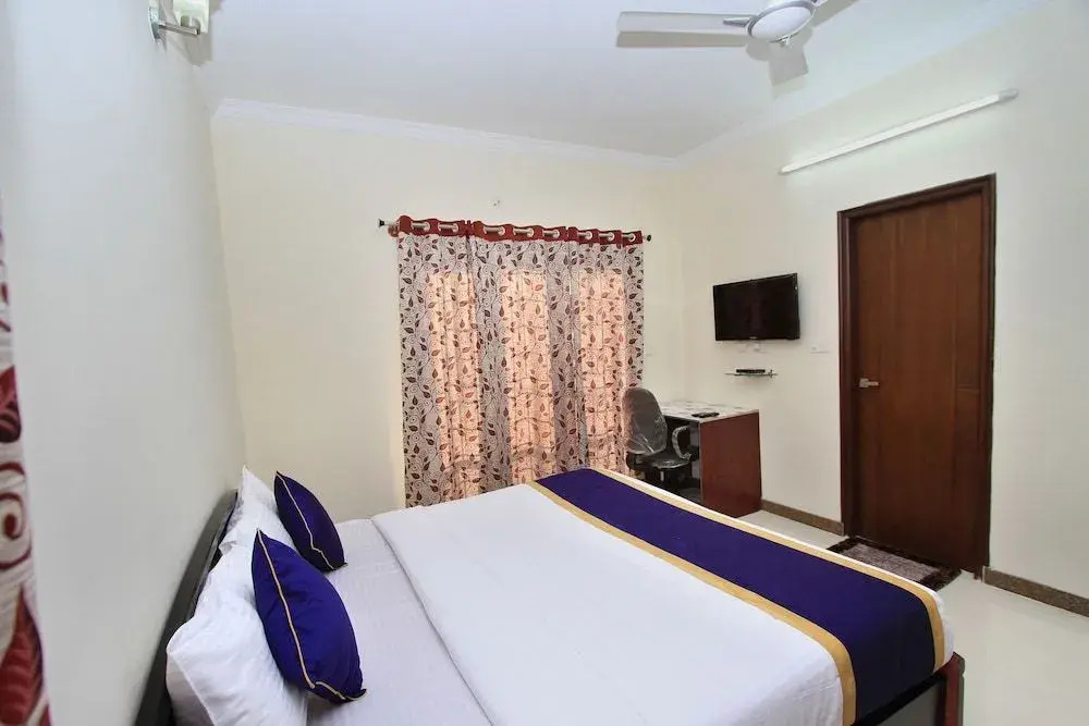 OYO 4848 3 Square Inn