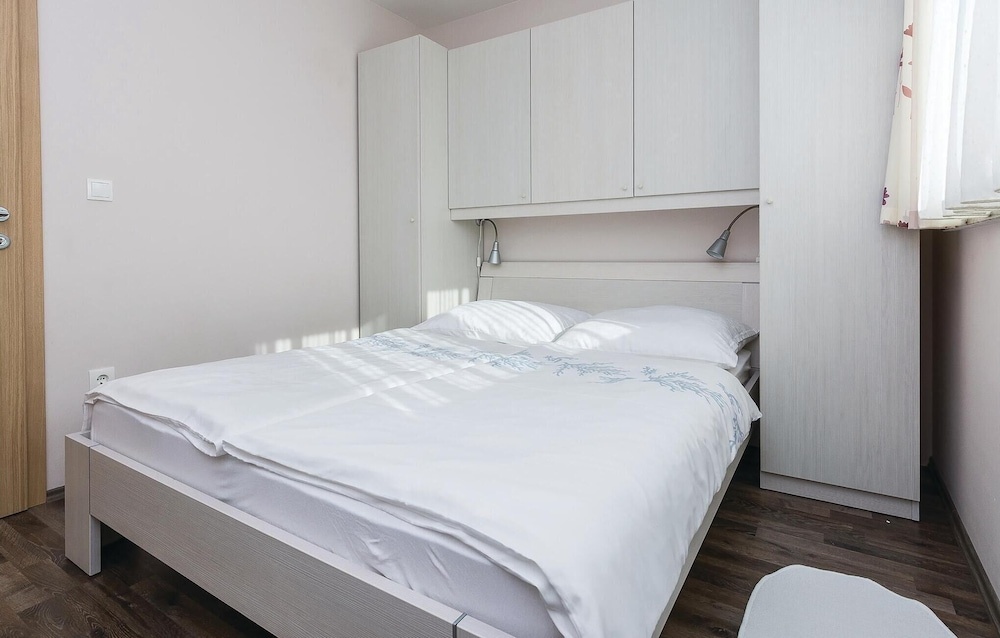 Stunning Home in Sv Filip i Jakov With Wifi and 1 Bedrooms