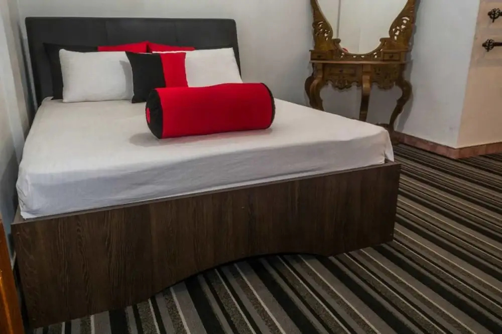 Yoho Roshan Guest House