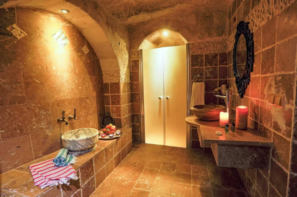 Sinasos Palace Cave Hotel