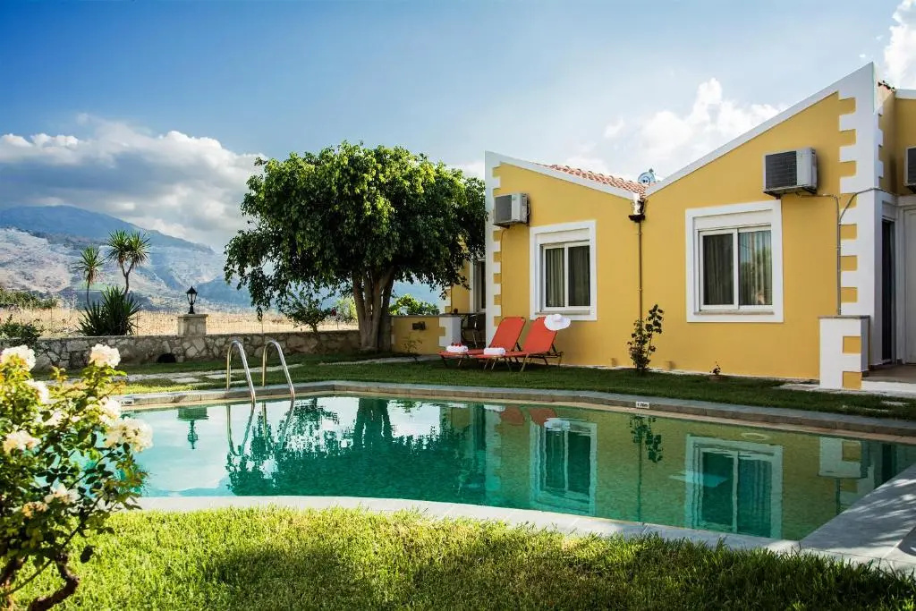 Plakalona Apartments