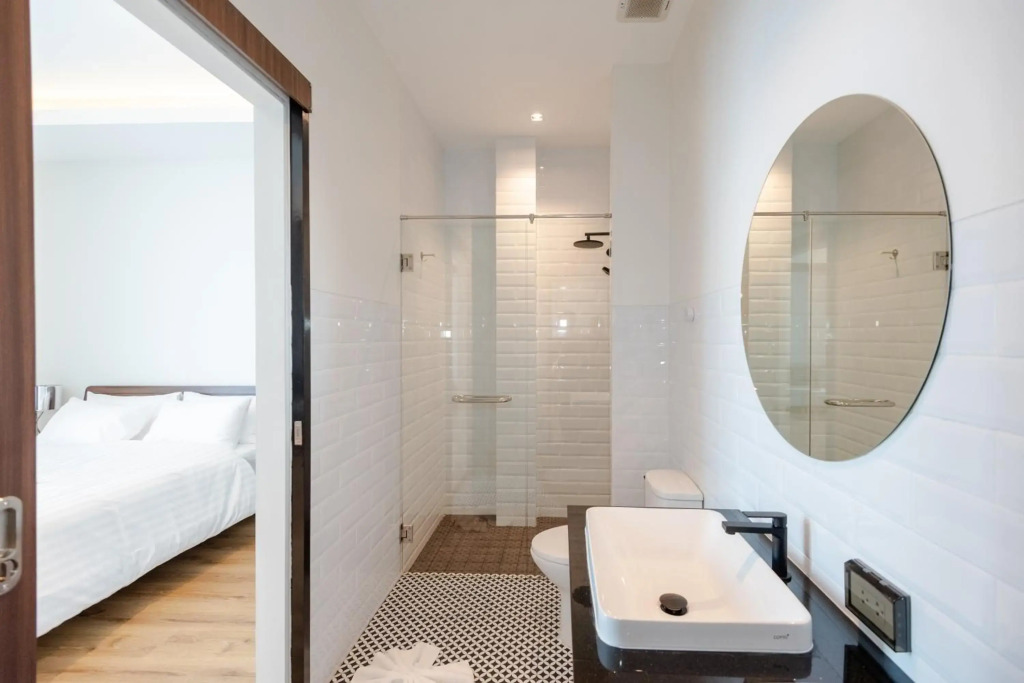 Play Poshtel & Cafe'