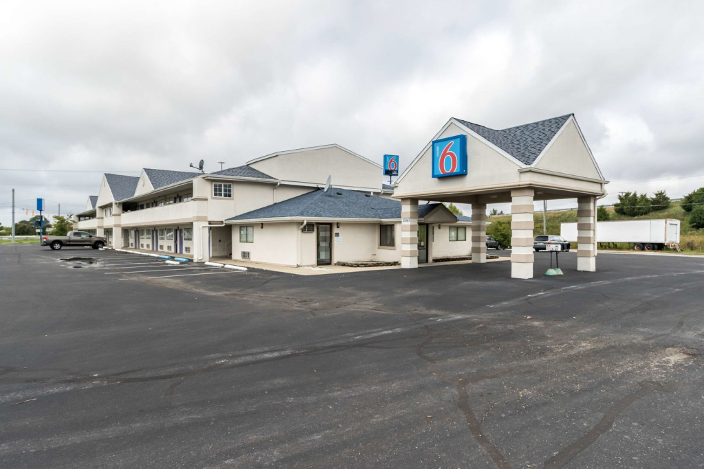 Motel 6-Crawfordsville, IN