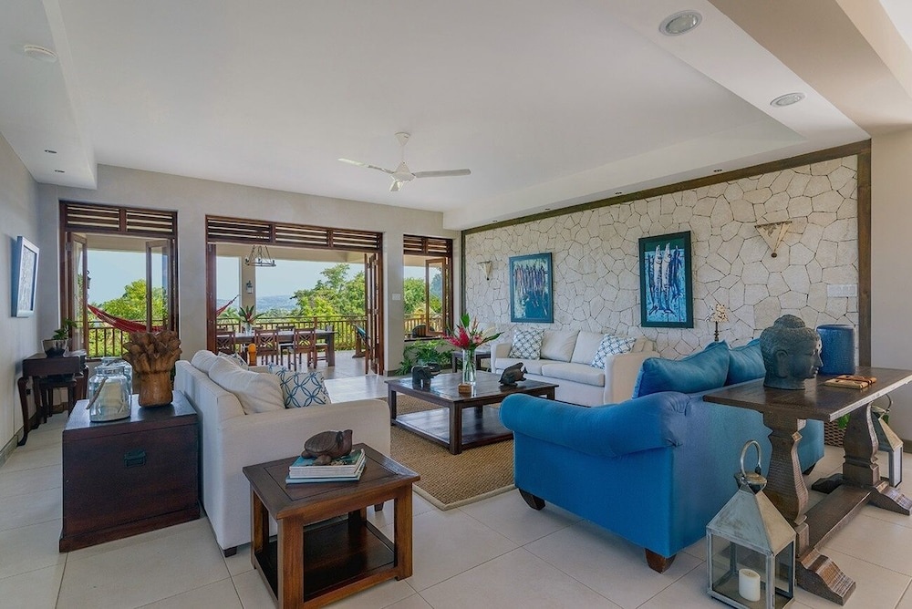 Kanowa , Fully Staffed With Panoramic Views 4 Bedroom Villa