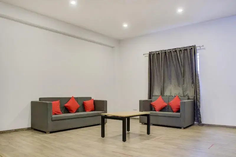 OYO 385 TownHouse Navya International Ramamurthy Nagar