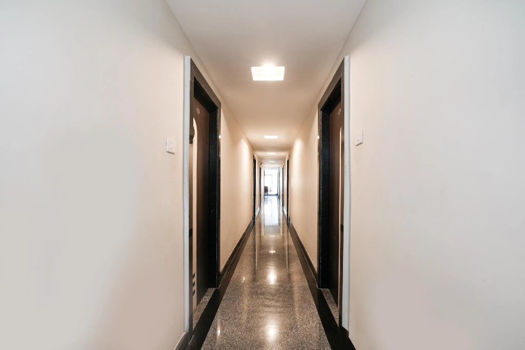 OYO 9804 Hotel SR Residency