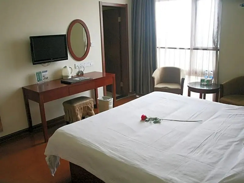 GreenTree Inn Jiangsu Yangzhou South Yangtze River Road University City Express Hotel