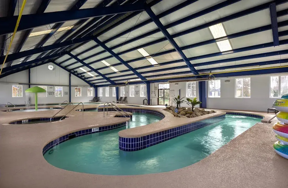 Magnolia Pointe Luster Leaf 4891-101 3 Bedroom Home