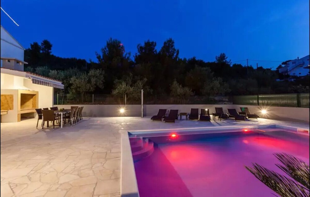 Luxury Villa ARIA Seafront for 21 people