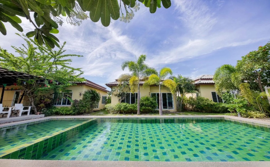 Paradee Resort Hua-Hin