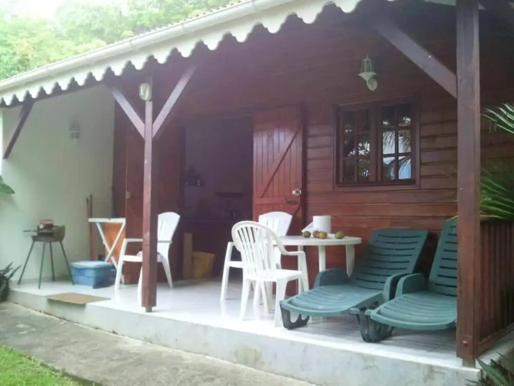 Maison charmante à Deshaies avec vue sur montagne + jardin