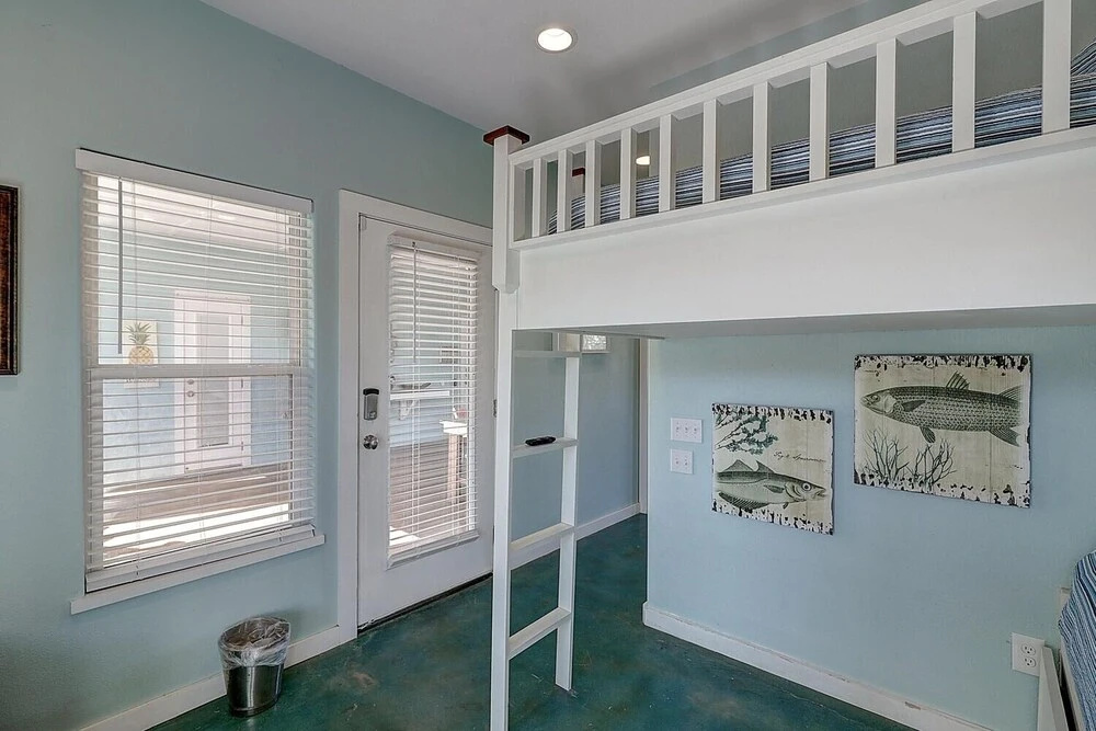 Playin' Hookie 5 Bedroom Home by Redawning