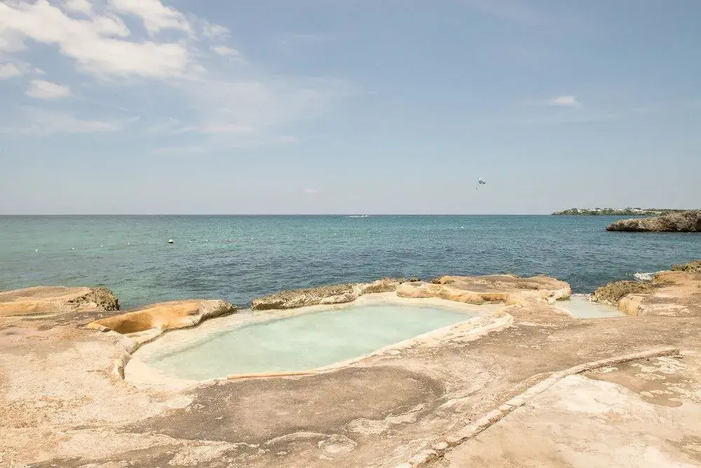 Sea Breeze Beach Studio - Negril