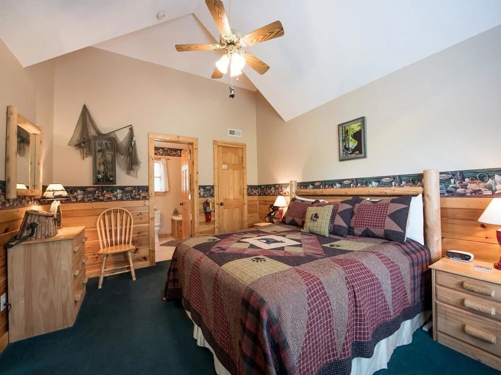 The Bear Essentials 3 Bedrooms 3 Bathrooms Cabin