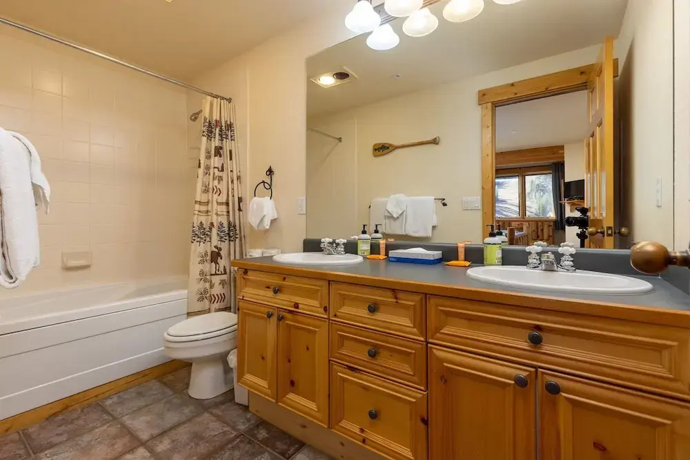 2656 Tenderfoot Lodge 2 Bedroom Condo by RedAwning