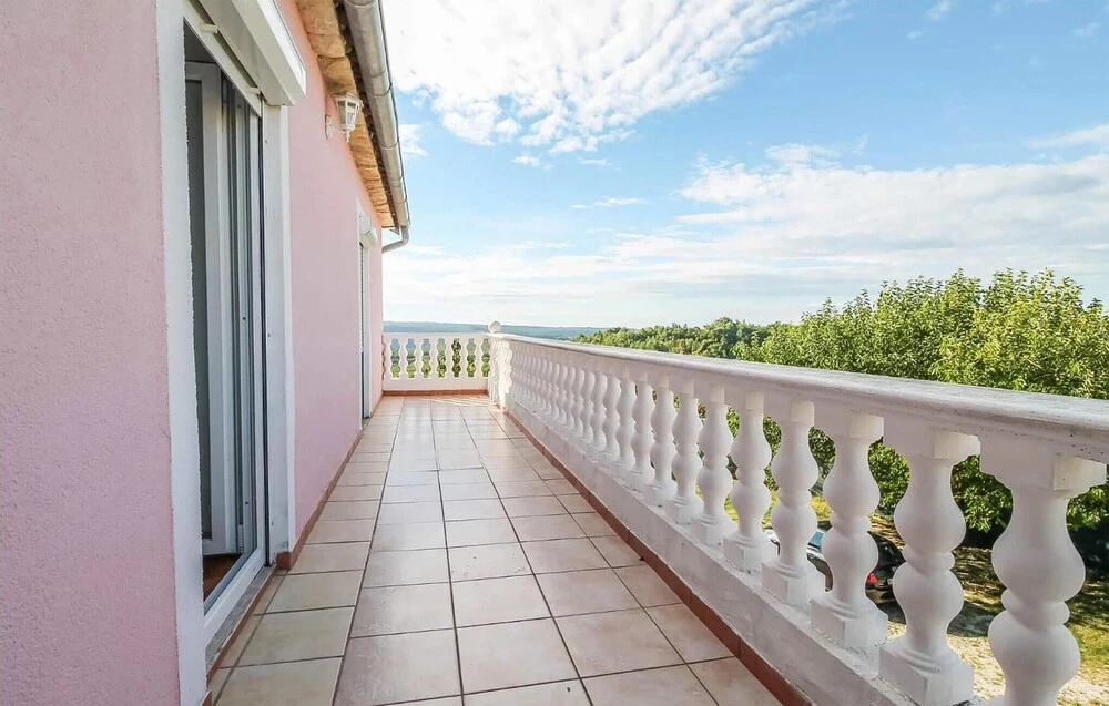 Beautiful Home in Brtonigla With 3 Bedrooms, Wifi and Outdoor Swimming Pool