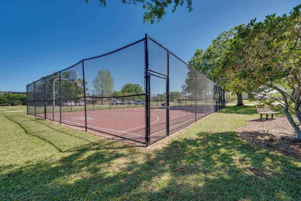 Lake-View Escape with Lanai in Kissimmee!