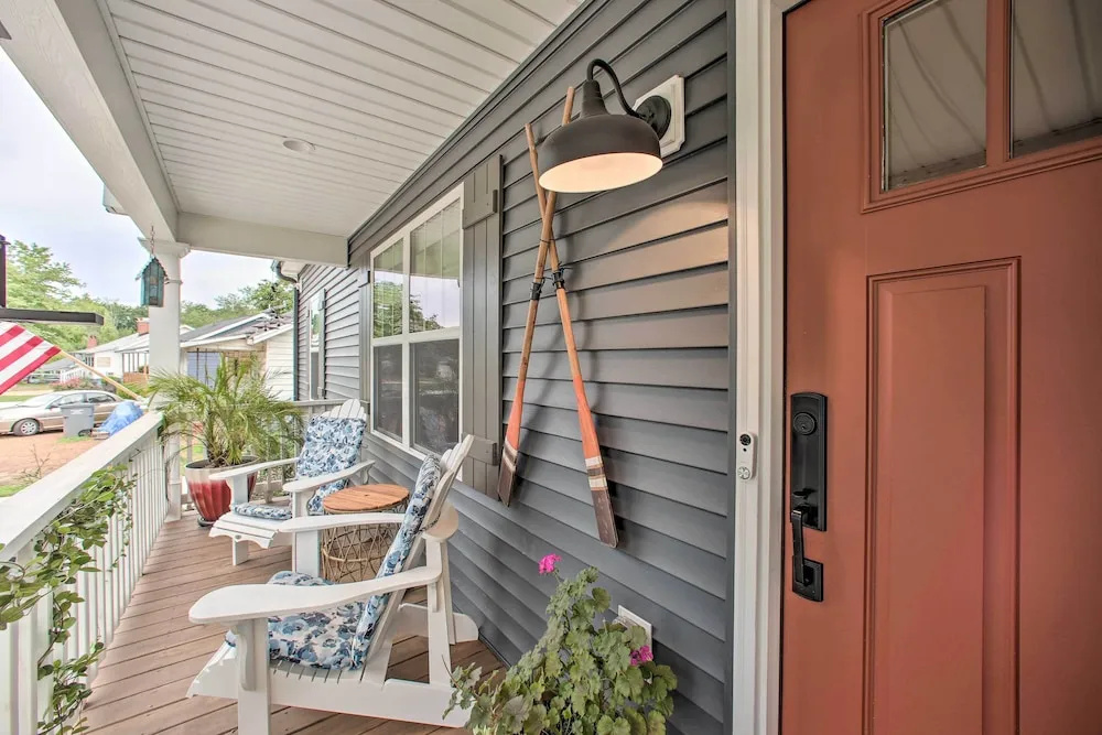 2 Mi to Downtown: Luxe Greenville Retreat!