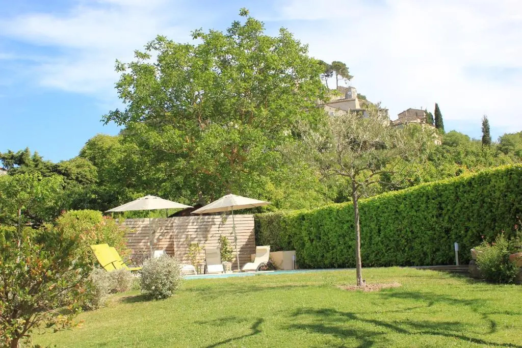 Superbe maison familiale avec piscine privée au pied du Mont Ventoux, jolie vue sur le village du Beaucet, 8 personnes, LS4-330 BEL AMOUR