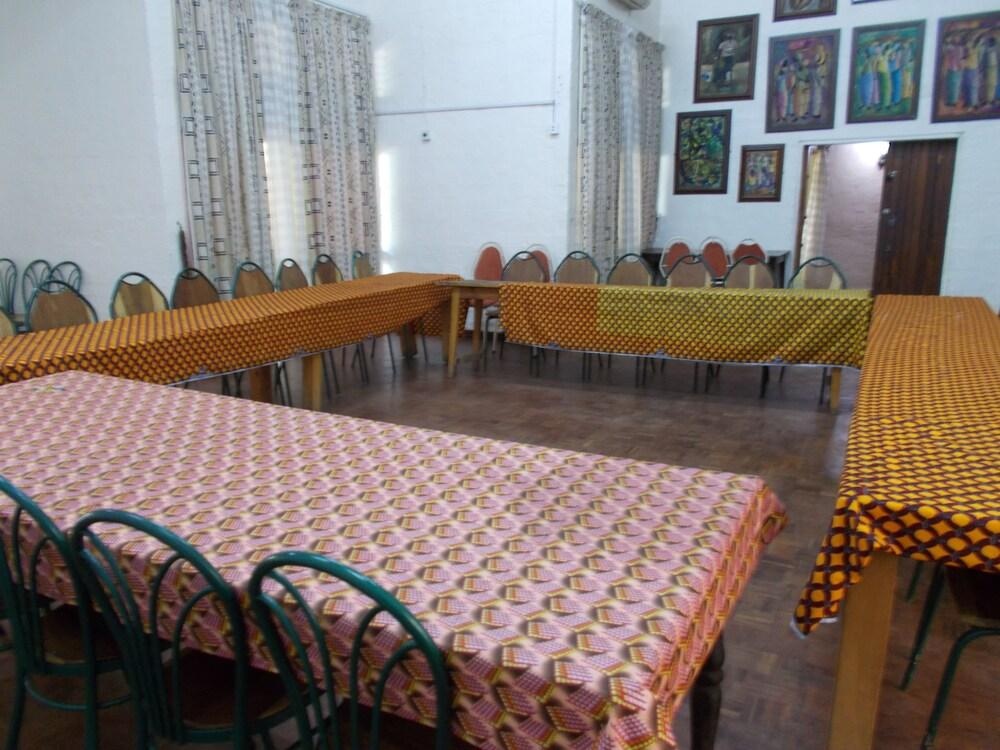 Ndeke Hotel