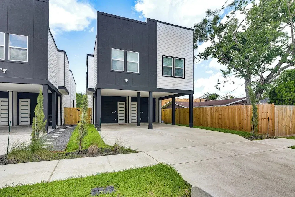 Private Patio & Yard: Houston Retreat Near Golf!