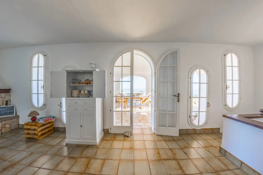 Villa Petra Leucon